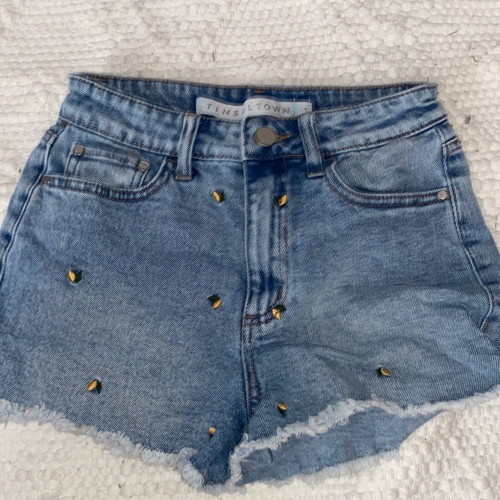 Lemon shorts !